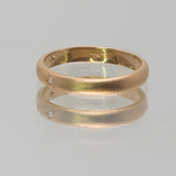 Une - Round Wedding Band with 4 diamonds