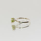 Une - Silver Peridot Solo Ring
