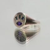 Une - Volume 1 - Signet #5 Eye Ring