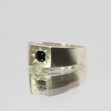 une - Volume 1 - Signet 2 With Sapphire