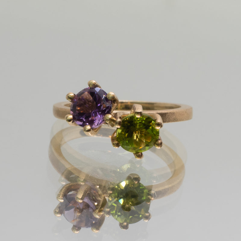 une Amethyst and Peridot Twin Ring