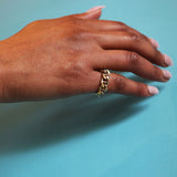 une. - Volume 1 - Chain Ring #2