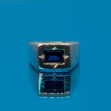 Une - Volume 1 - Signet #1 Cultured Sapphire