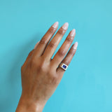 Une - Volume 1 - Signet #1 Cultured Sapphire