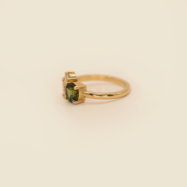 Comune - Bespoke - Green Sapphire And Diamond Ring