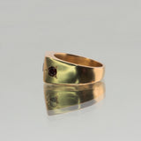 Une - Bespoke - Signet #1 with Garnets (9ct Yellow Gold)