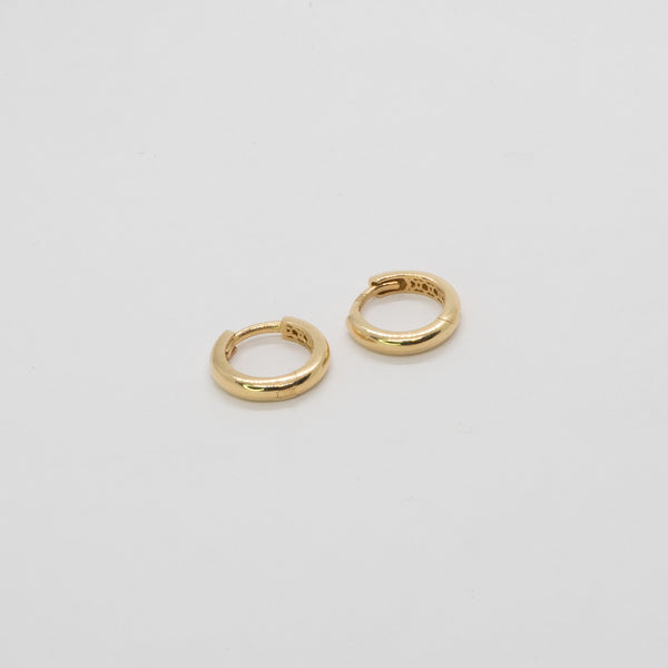 Comune - Minimalist Collection - Small 18ct Gold Huggie Earrings