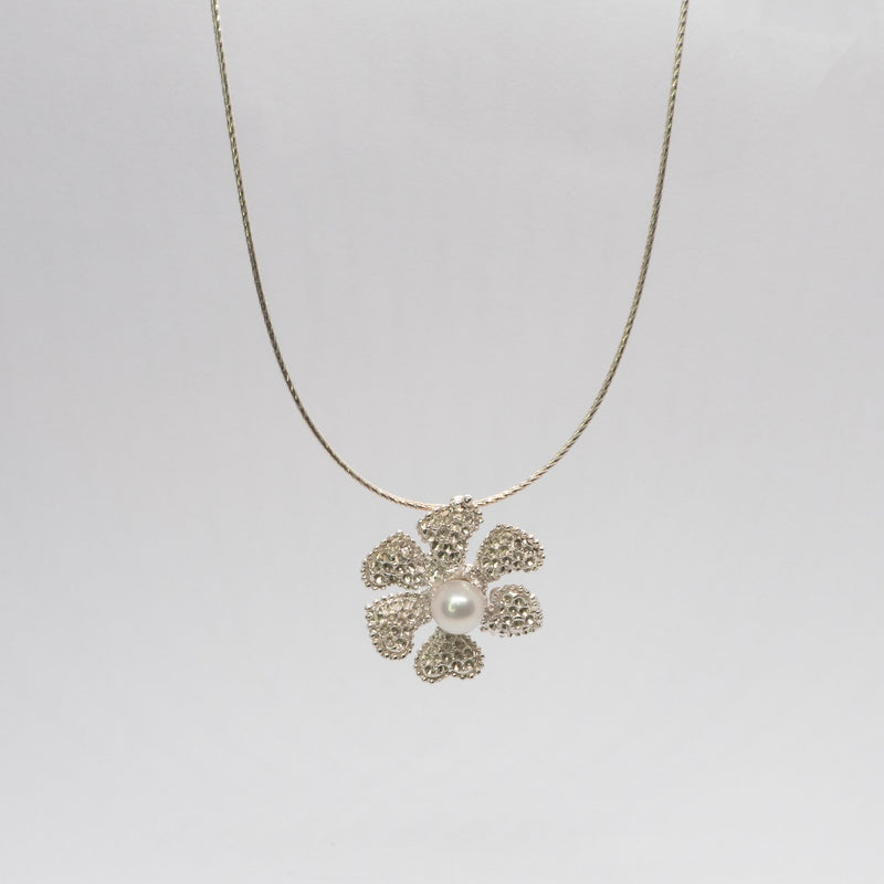 Sacreflux - Pearl Petal Necklaces