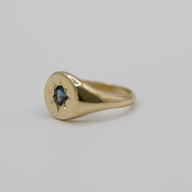 Une - Bespoke - Round Signet with Parti Sapphire and Diamond