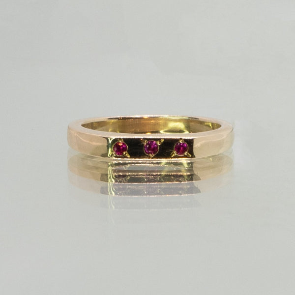 une - Volume 1 - Signet #4 with 3 Pink Sapphires