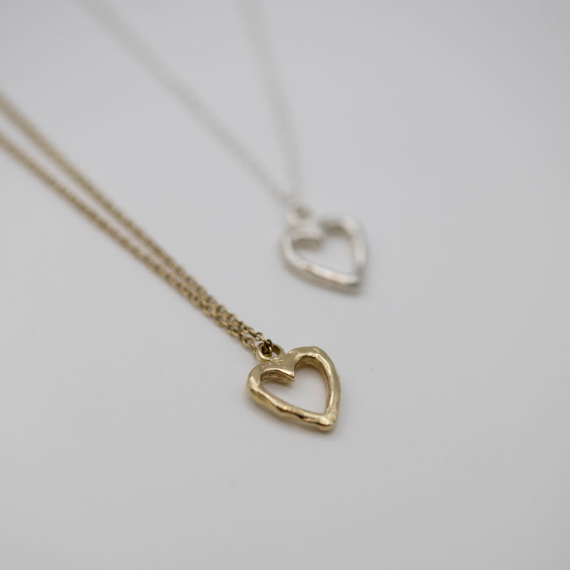 Une - Mini Heart Necklace