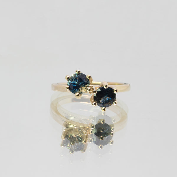 Une - Bespoke - Gold twin ring with Blue Parti Sapphires