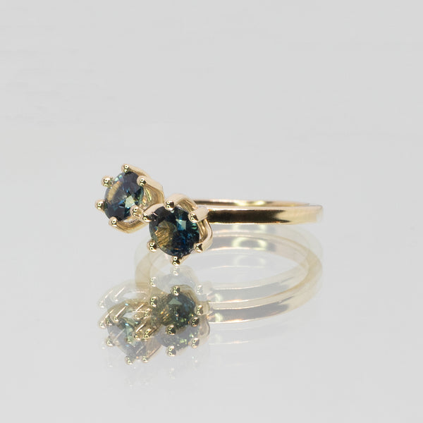 Une - Bespoke - Gold twin ring with Blue Parti Sapphires