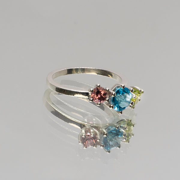 Une - Customisable Triad Ring